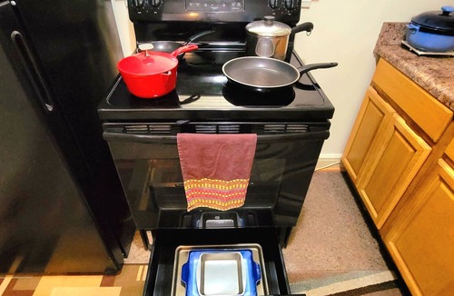 Greenwood House | ♪No Chores! Quiet Spot ♪ Walkable To Great Restaurants And Bars ♪ Free Parking ♪