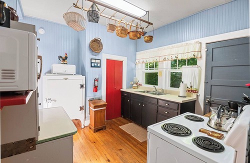Greeneville Bed & Breakfast | Nolichuckey Bluffs Cabins