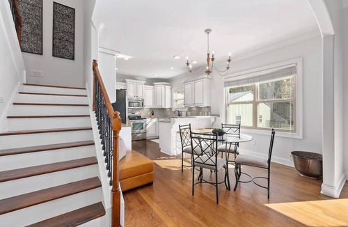 Cottontown House | North Nashville Swim and Relax