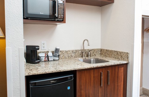 Springfield Hotel | Northfield Inn, Suites & Conference Center