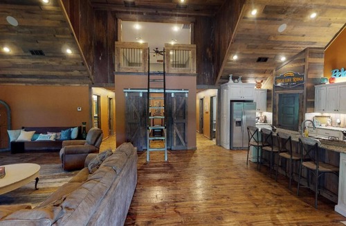Glenwood Cabin | NOW AVAILABLE.HIGHLIFE RIDGE ON THE CADDO RIVER WITH BREATHTAKING VIEWS!