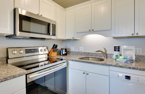 North Forest Beach Apartment | Oceanfront Breakers 137 Condo w/Sunrise Views!