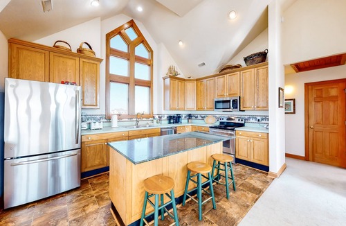 Ocean Isle Estates House | Oceanfront home with private hot tub, pool, washer/dryer & central AC