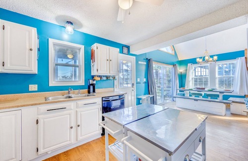 Avon House | Oceanside Dog Friendly Home w/Bocce Ball Court, Smart TVs, Grill, Screen Porch