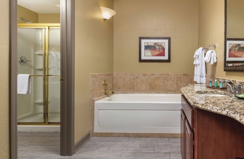 Pennington Bend Resort | OFFICIAL LISTING | Wyndham - Nashville 1BR Suite w/Pool, FREE WIFI, and more!