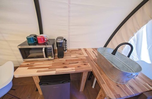 Benton House | Old Copper luxury glamping wagon by the Ocoee