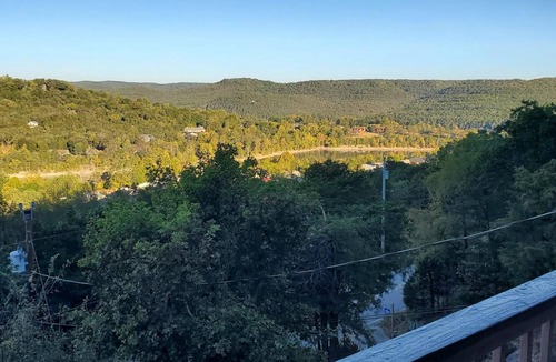 Holiday Island House | ON MOUNTAINTOP with beautiful views!