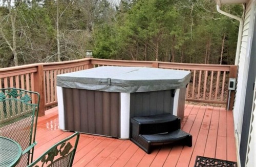 Holiday Island House | ON THE ISLAND! HOT TUB! Huge 12x40 deck!
