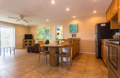 Osage Beach Villa | One bedroom/Pet freindly/Waterfront