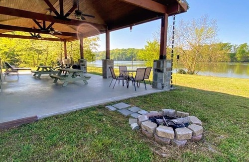 Kingston Cottage | "Open Air Villa" RV Lodge and Guest Home