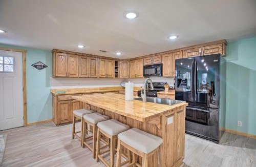 Sylvan Shores House | Outdoor Family Fun Large Home by Beaver Lake!