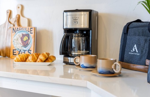 Five Points House | Outrider 118 by AvantStay | Private Balcony + Close to Broadway, ADA Accessible