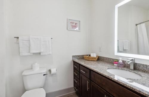 Farragut Apartment | Overlook 7207 I Modern and Spacious 2Bd Apt
