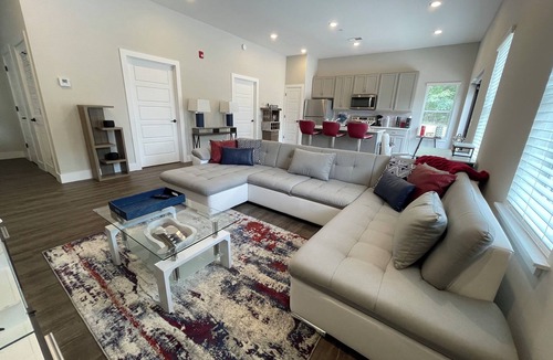 Midtown Apartment | Overton Square Unit w/Gated Parking/10min to Beale St