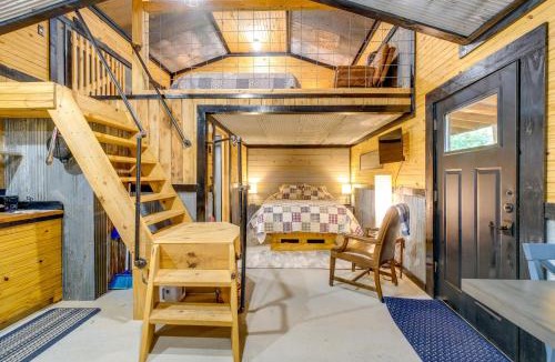 Powell Apartment | Ozark 'Blue Jean Cabin' w/Trails & Fishing Pond