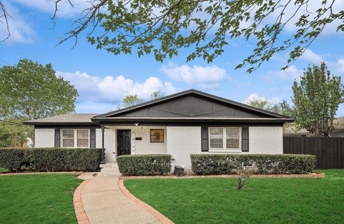 White Rock Hills House | Panoramic 4BR 3BA Holiday Home with Pool, Grill, Sauna & Game Room
