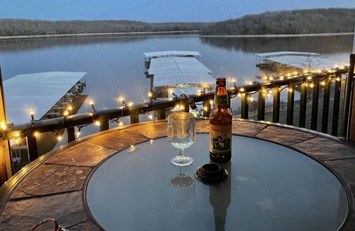Kaiser Condo | Park Place lakefront condo right in the state park minutes away from Osage Beach