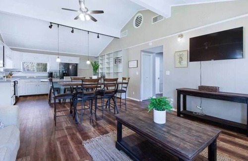 Chattanooga Apartment | Pawnee 2 - Newly Renovated Duplex