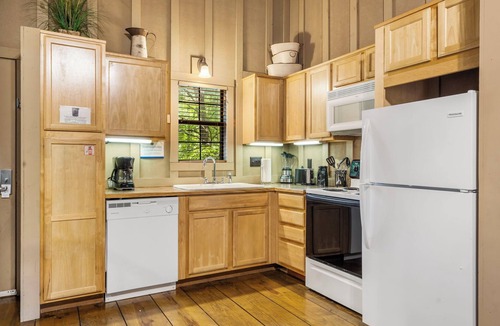 Branson Cabin | Peaceful Branson Cabin Sleeps 6