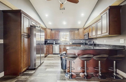 Kodak Cabin | Peaceful Family Friendly Home, Sleeps 12・Games