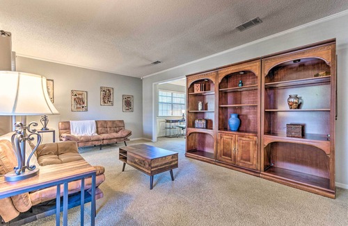 Reservoir House | Peaceful Little Rock Abode w/ Yard & Fire Pit