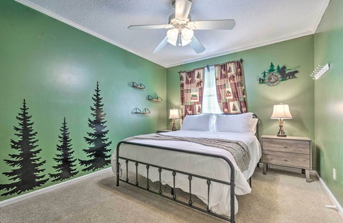 Reservoir House | Peaceful Little Rock Abode w/ Yard & Fire Pit
