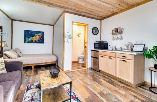 Norfork Apartment | Peaceful Norfork Escape: Walk to White River!