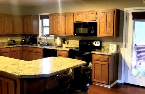 Calico Rock Cabin | Peaceful Paradise: Cabin Getaway with Unmatched River Views in Arkansas