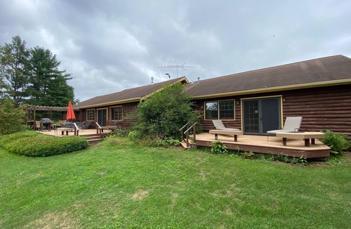 Bowler Cabin | Peaceful, Quiet Retreat in the North Woods