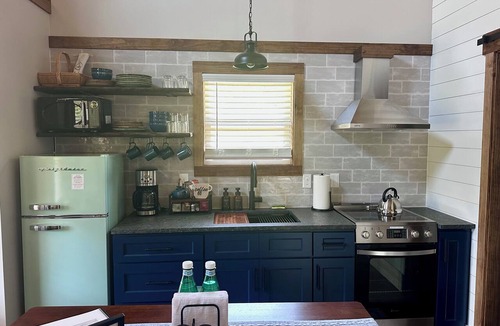 Ashley Oaks House | Peaceful woodland retreat near the water