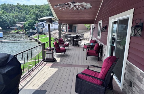 Gravois Mills House | Peggy's Paradise- Like NEW- 3 Bdrm Lakefront Home on Gravois Arm, Lake of Ozarks