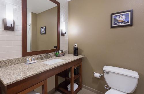 Zachary Hotel | Pennant Hotel & Suites