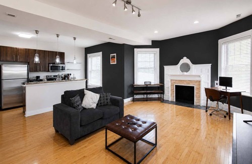 The Gate Apartment | Pet-Friendly 1BR Opposite SSM SLU Hospital with Parking