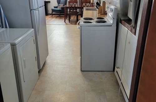 Bellevue House | Pet-friendly 2 bedroom townhome in tranquil Bellevue