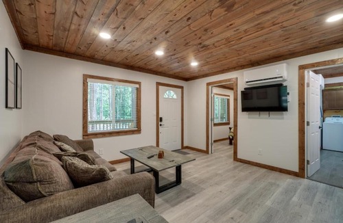 Cabot House | Pet-Friendly Cabot Country Escape