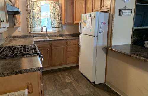 Friendship Cabin | Pet-Friendly Castle Rock Lake Cabin -Game Room - Near Wisconsin Dells Sleeps 8