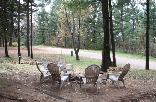 Friendship Cabin | Pet-Friendly Castle Rock Lake Cabin -Game Room - Near Wisconsin Dells Sleeps 8