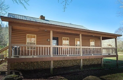 Heber Springs Cabin | Pet Friendly Lobo Landing Cabin!