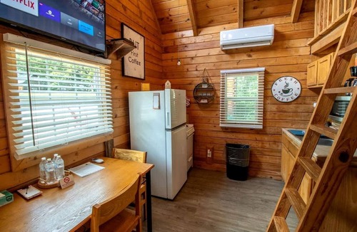 Columbia Cabin | Pet Friendly Log Cabin, Perfect for an Adventure in Kentucky's Lake Country