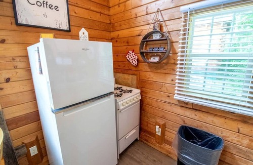 Columbia Cabin | Pet Friendly Log Cabin, Perfect for an Adventure in Kentucky's Lake Country
