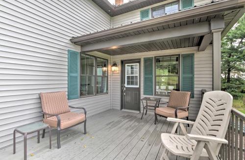 Houston County House | Pet-Friendly Spring Grove Home w/Serene Yard!