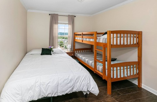 Dandridge House | Picturesque home with mtn views, rooftop deck, & children's items - dog-friendly