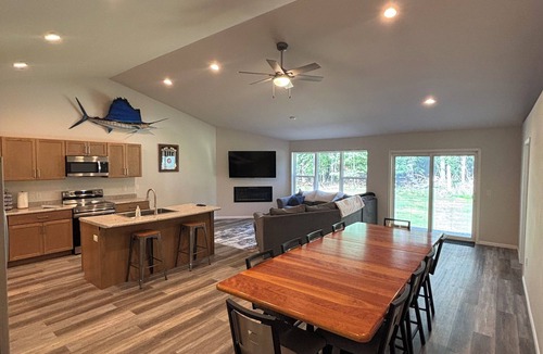 Nekoosa House | Pine Forge Golf Getaway w/Game Room!