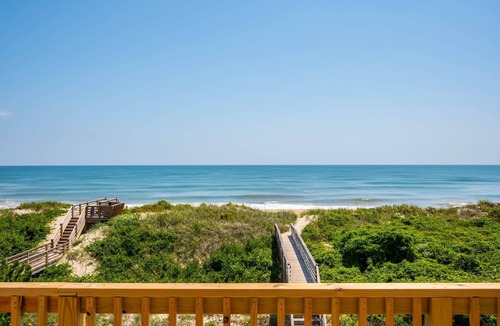 Pine Island House | Pine Island Oceanfront Private Pool, Beach Access!