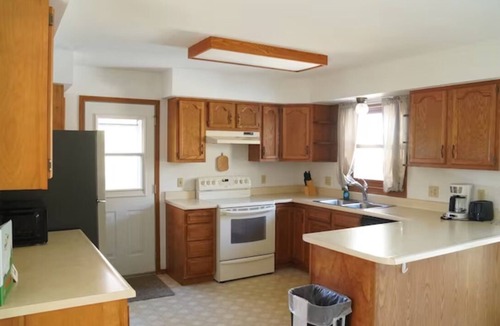 Pittsfield House | Pine Lakes Family Fun Haven | Lakeside Cabins, Pools & Waterpark Access