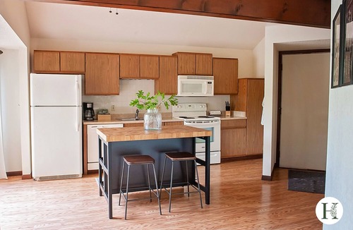 Osage Beach Villa | Premier Location! Villa in Tree Tops of Holiday Shores with boat slip!