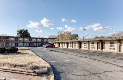 Bald Knob Apartment | Premium 2 Single Bed|Smoking