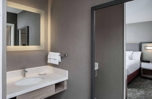 Donelson Hotel | Prime Location in Nashville! Kitchenette, Pool, Pet-friendly, Free Parking!