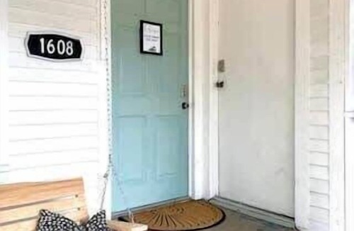 Freetown - Port Rico House | Private 1 BR in Lafayette Kitchen, Garden & Shared Living
