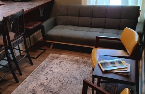 Owensboro Apartment | Private 2 bdrm apartment in the heart of the city. Pet friendly.